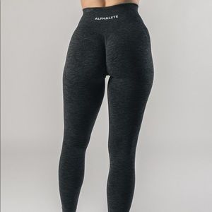 Alphalete Amplify Leggings in Powder Grey